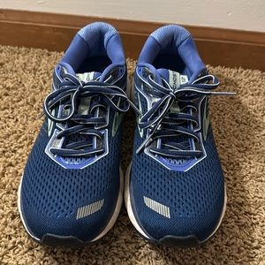 Brooks Ghost 12 running shoes